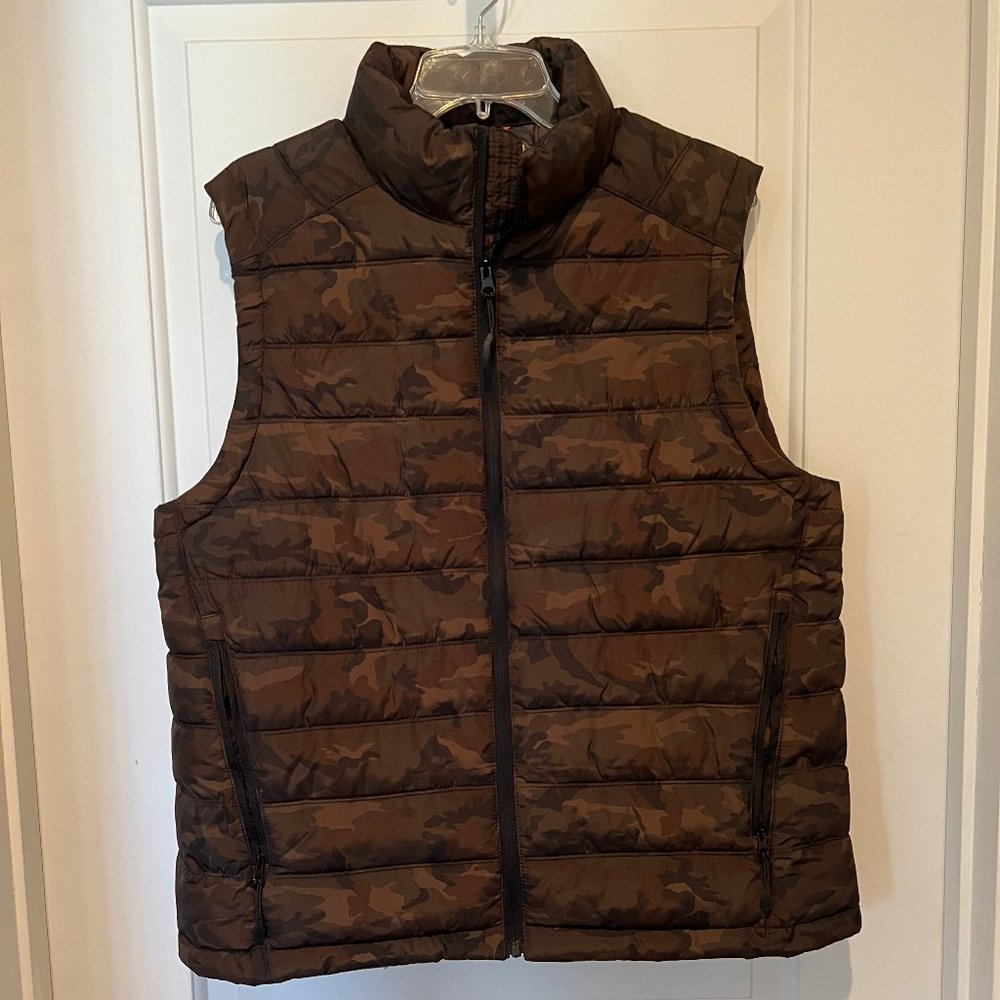 Mens Medium Field and Stream Vest Brown Camo